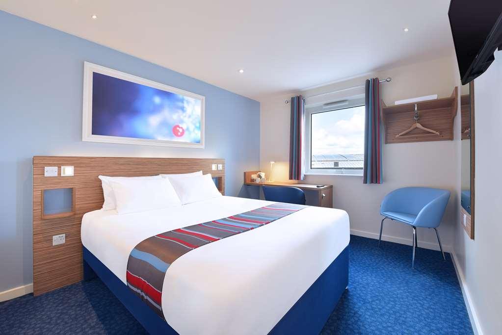 Travelodge Caerphilly Room photo